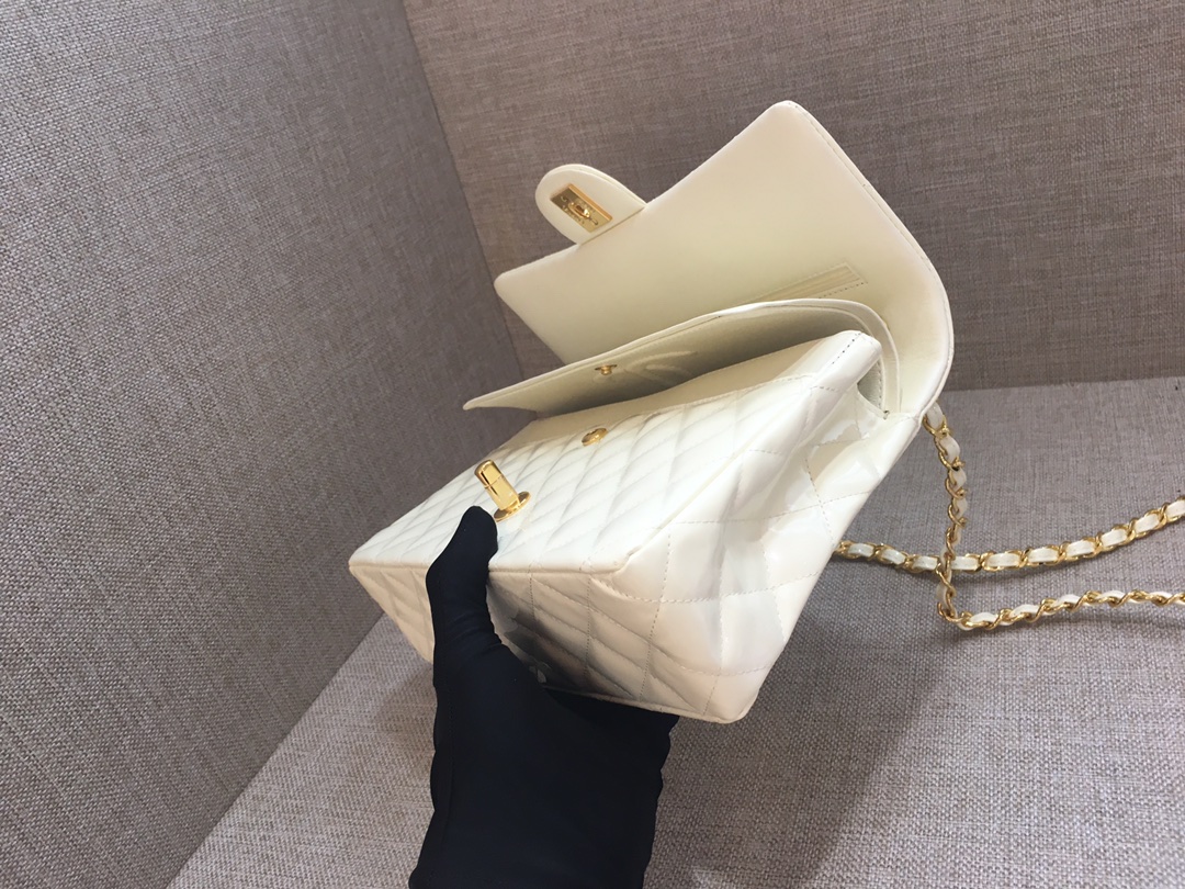 Medium Classic Flap Patent Leather Bag AO1112 White/Gold